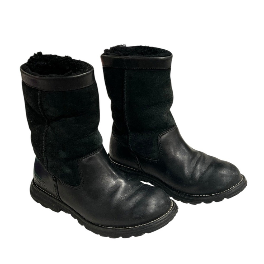 UGG Australia 5381 Black Leather Sheepskin Lined ‎ Boot SZ 6 EU 37 Warm Nice